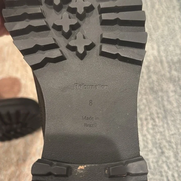 Katerina Lug Sole Chelsea Boot- Women’s Size 8 - Picture 3 of 9